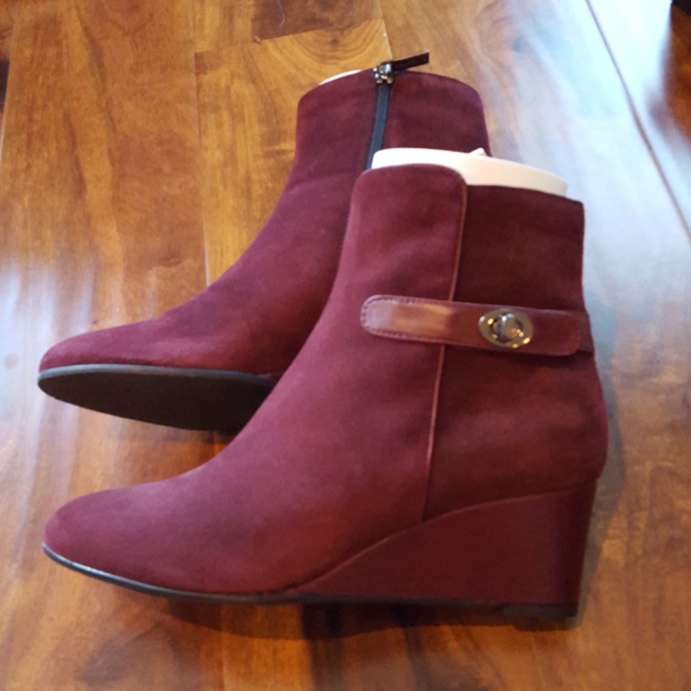 NEW Aquatalia Julianna Suede Wedge Booties - Picture 8 of 13